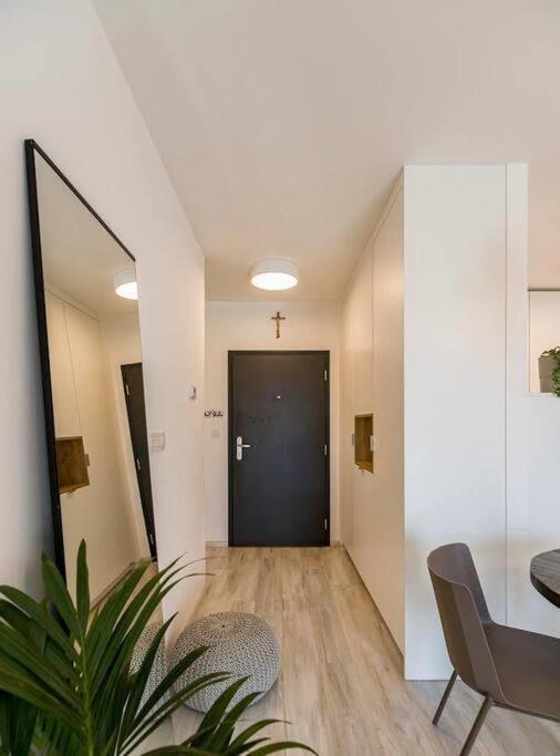Urban Apartment With Possibility Of Parking Bratislava Extérieur photo